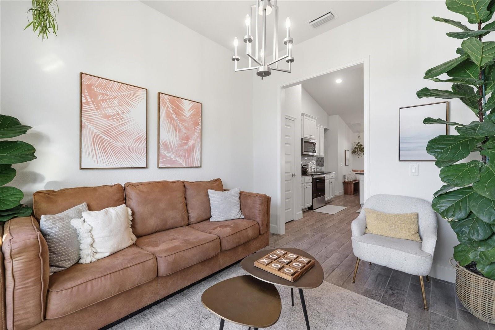 SOUTH VENICE - Residential