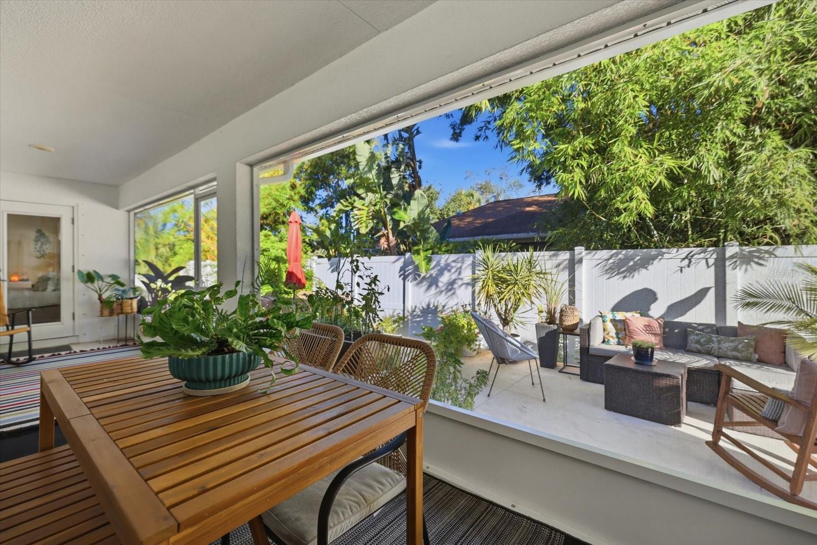 SOUTH VENICE - Residential