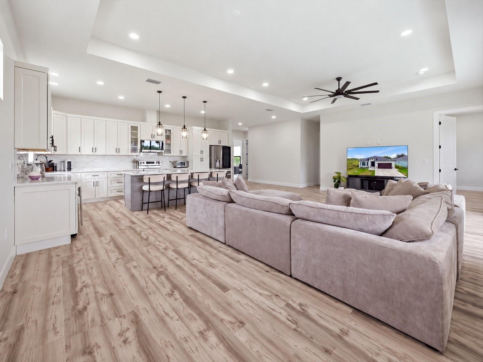 ROTONDA LAKES - Residential