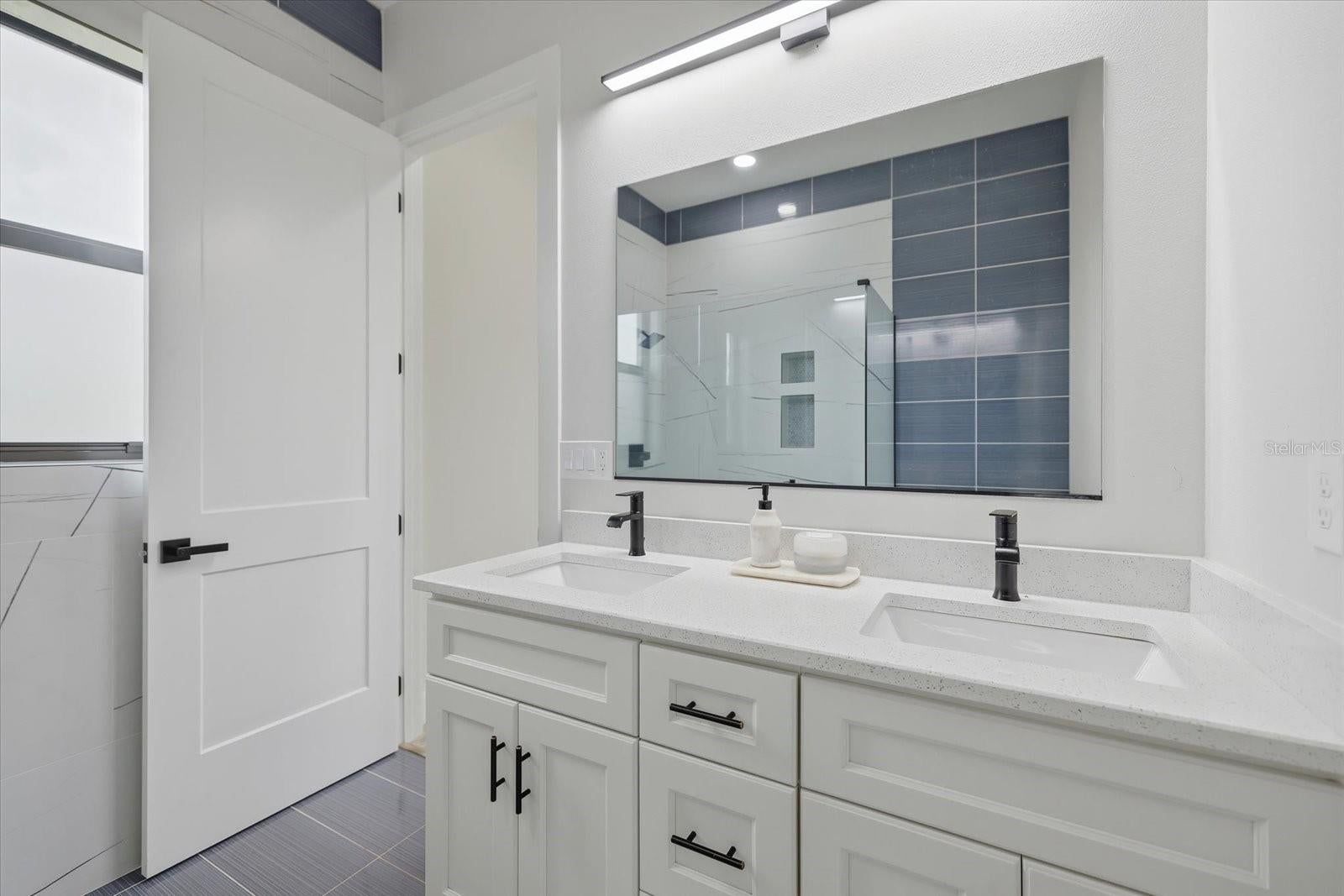 ROTONDA LAKES - Residential