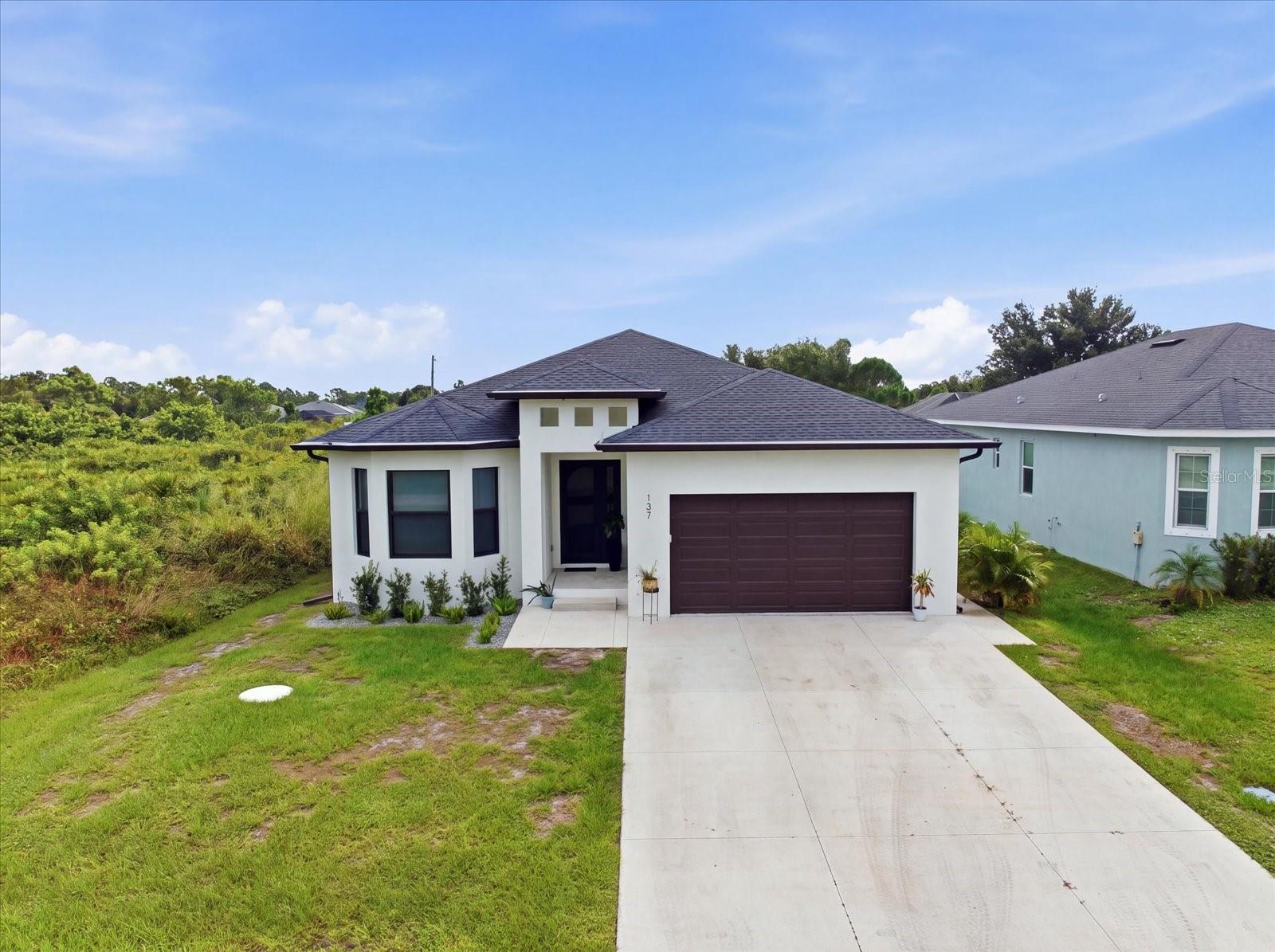 ROTONDA LAKES - Residential
