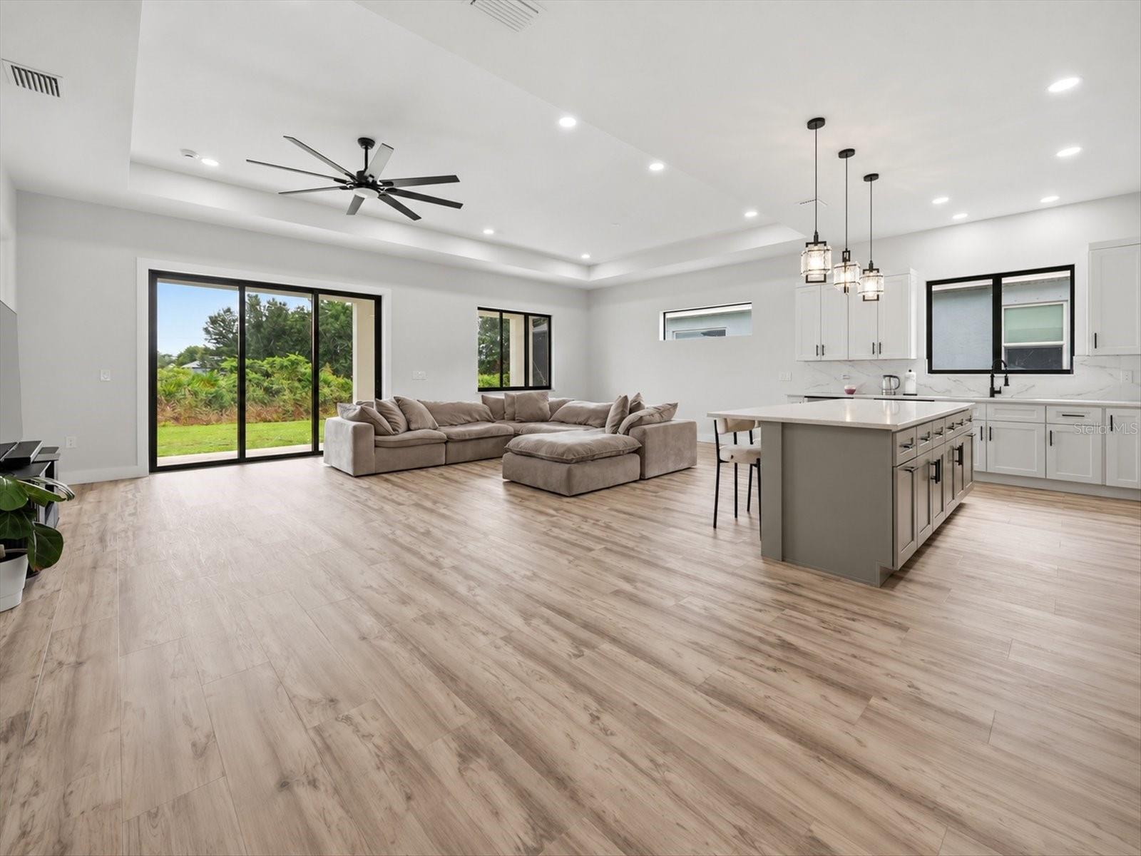 ROTONDA LAKES - Residential