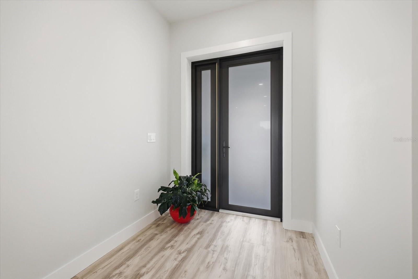ROTONDA LAKES - Residential