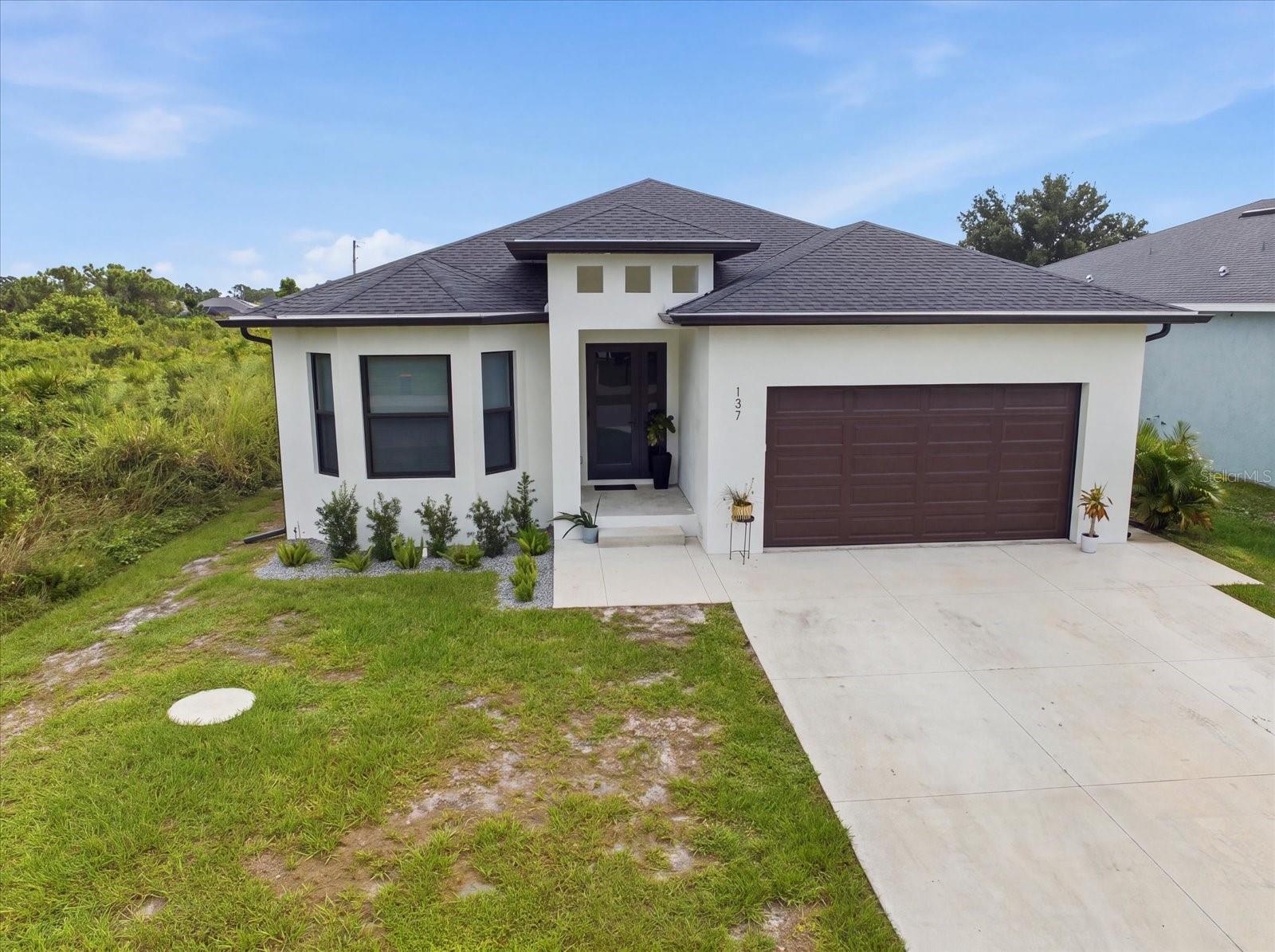 ROTONDA LAKES - Residential
