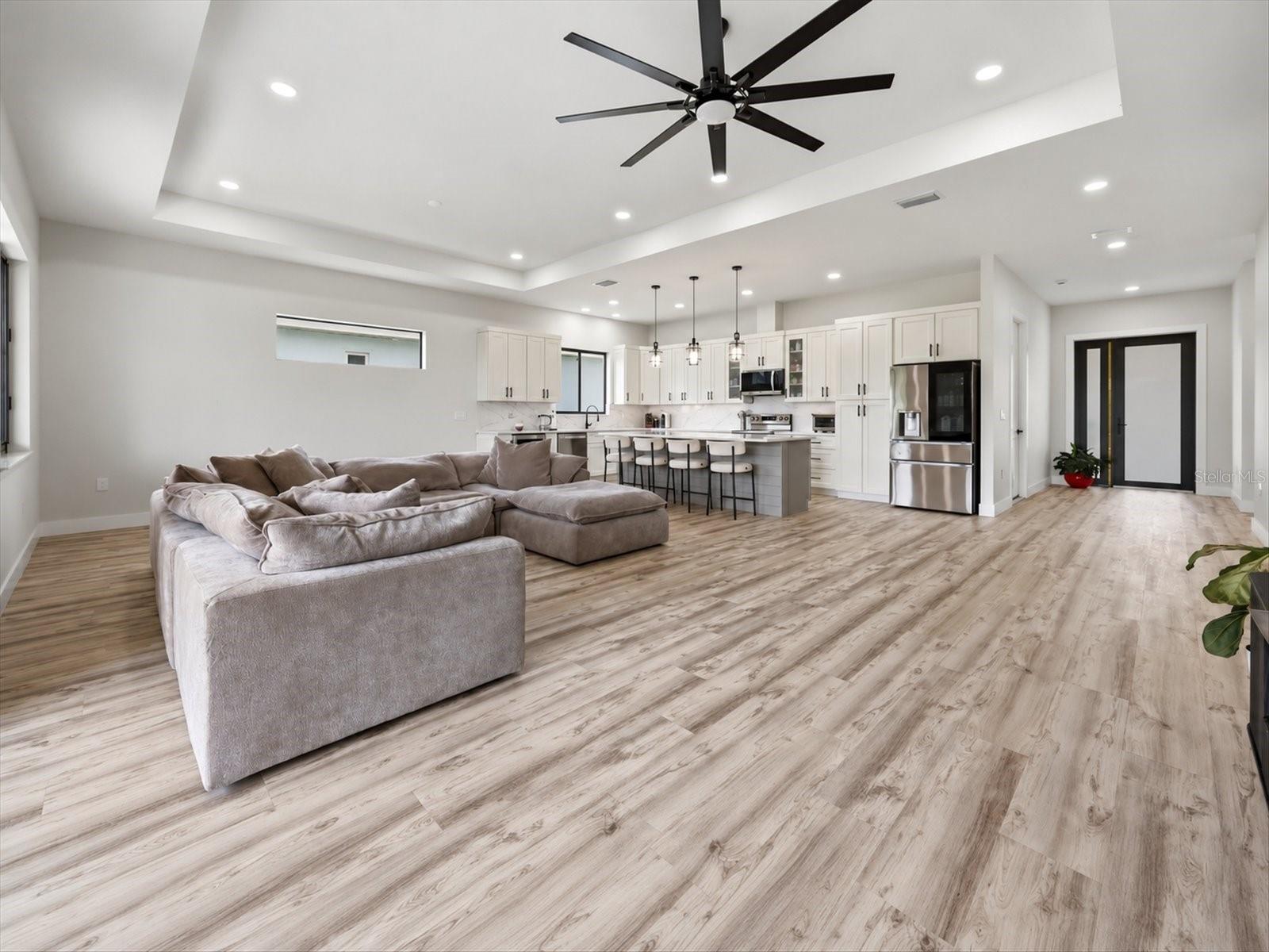 ROTONDA LAKES - Residential