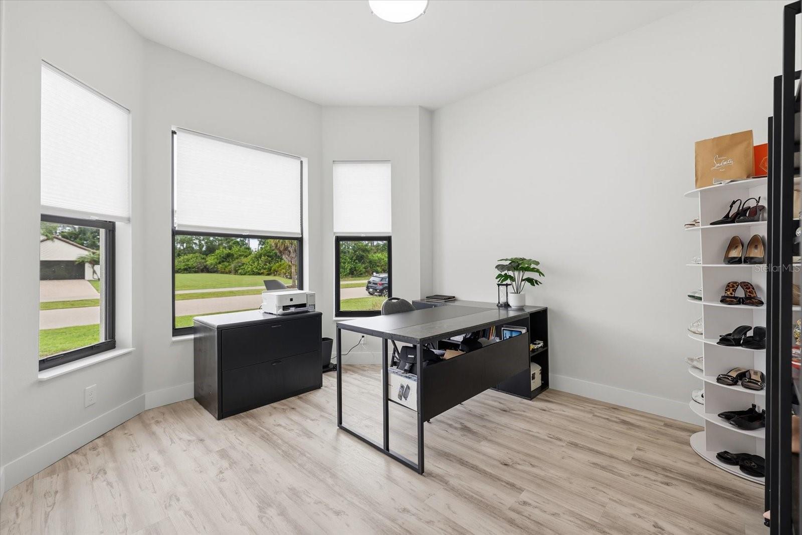 ROTONDA LAKES - Residential