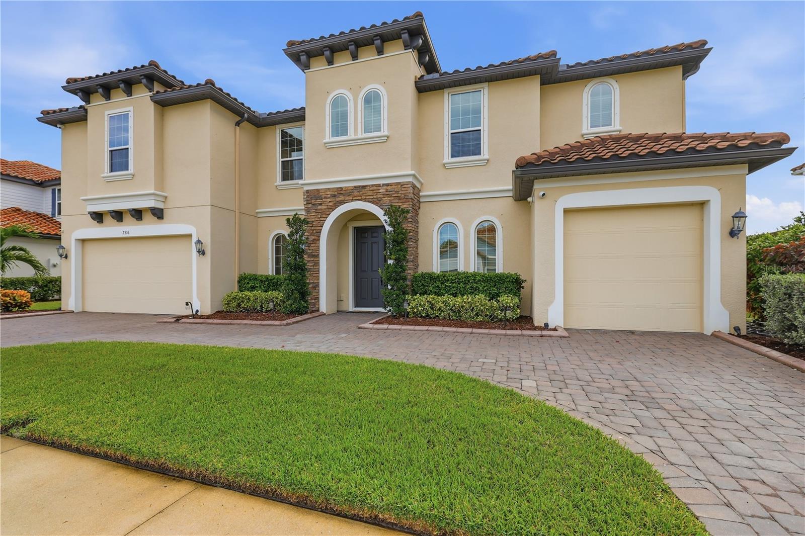 HERON LANDING - Residential