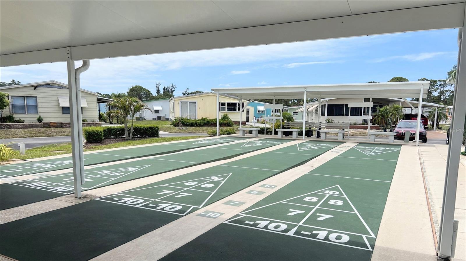 POLYNESIAN VILLAGE - Residential