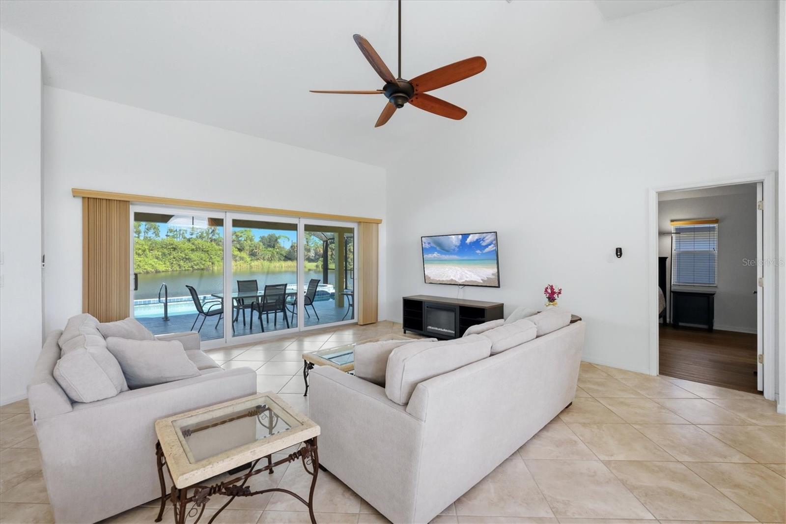 ROTONDA WEST PINE VALLEY - Residential