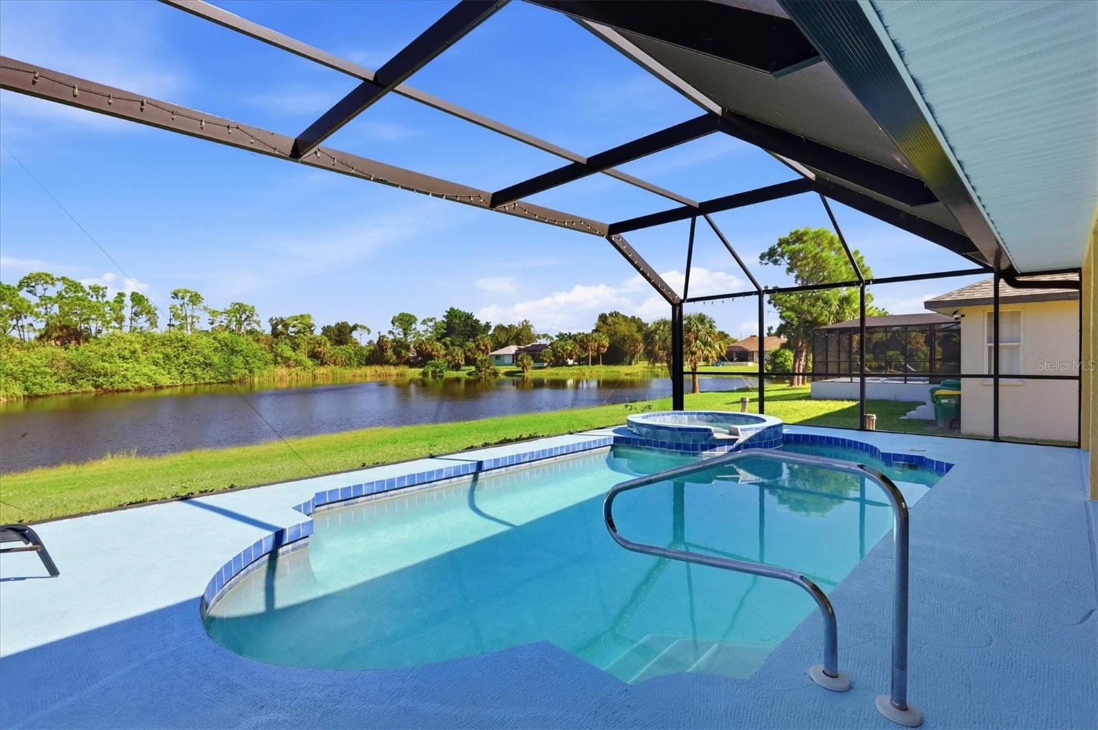 ROTONDA WEST PINE VALLEY - Residential