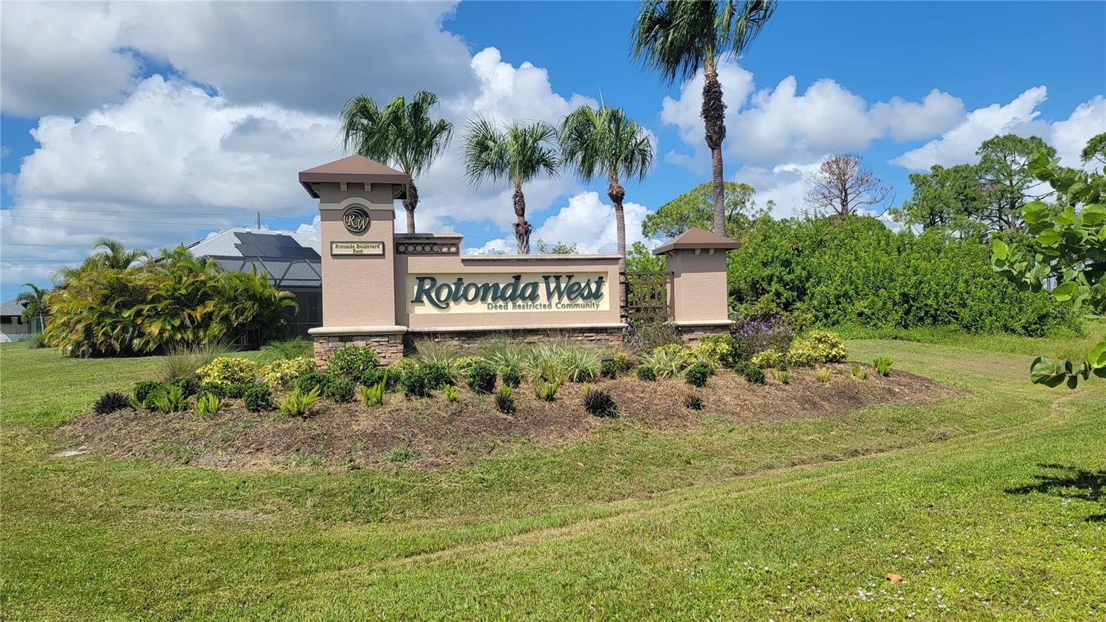 ROTONDA WEST PINE VALLEY - Residential