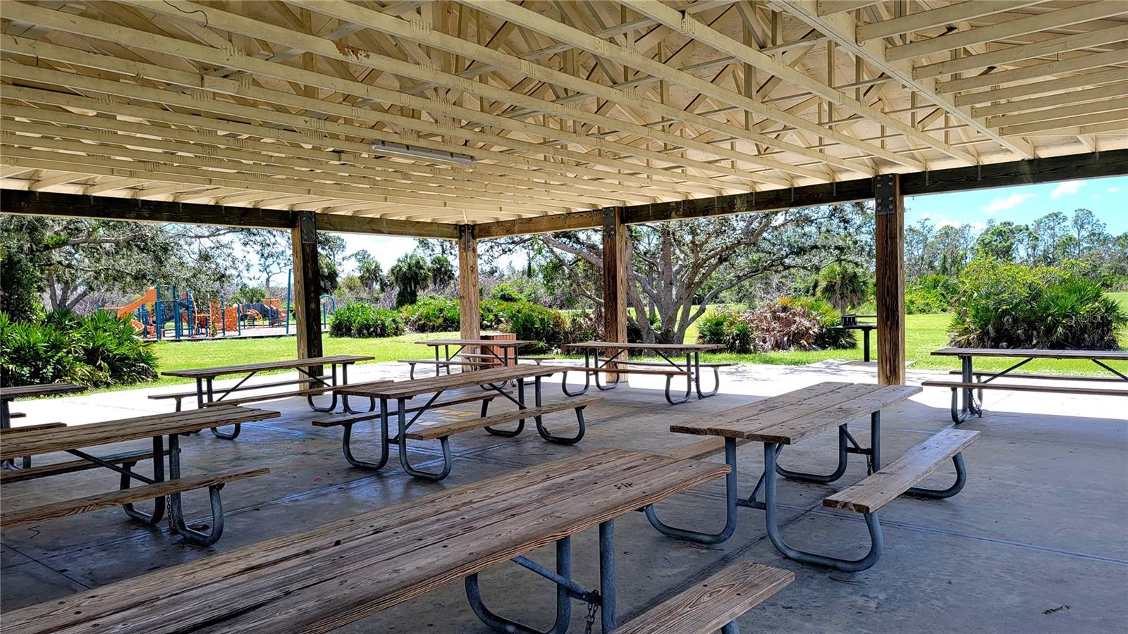 ROTONDA WEST PINE VALLEY - Residential