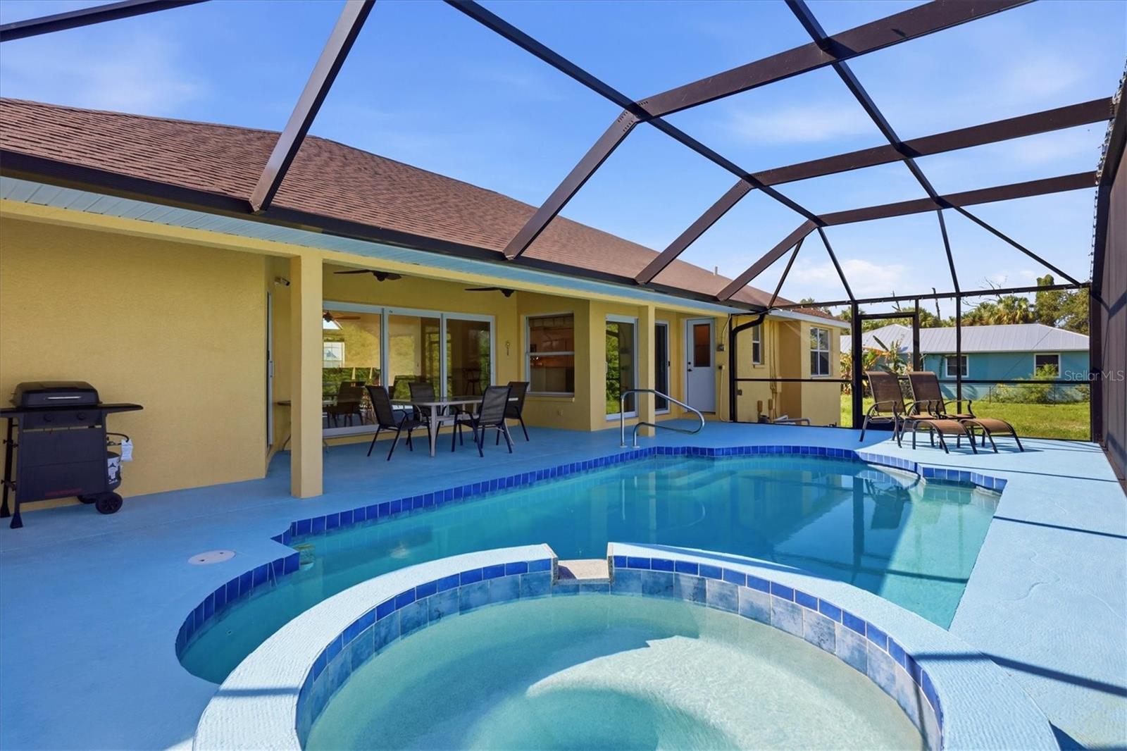 ROTONDA WEST PINE VALLEY - Residential