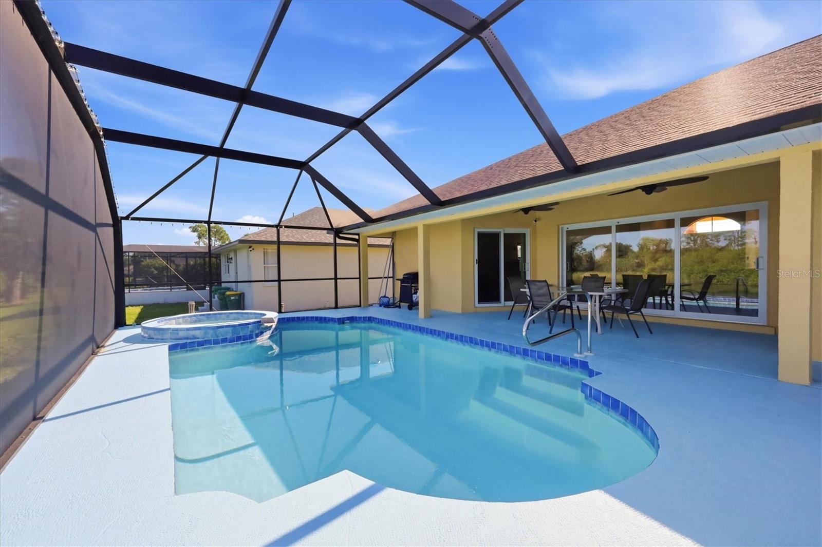 ROTONDA WEST PINE VALLEY - Residential