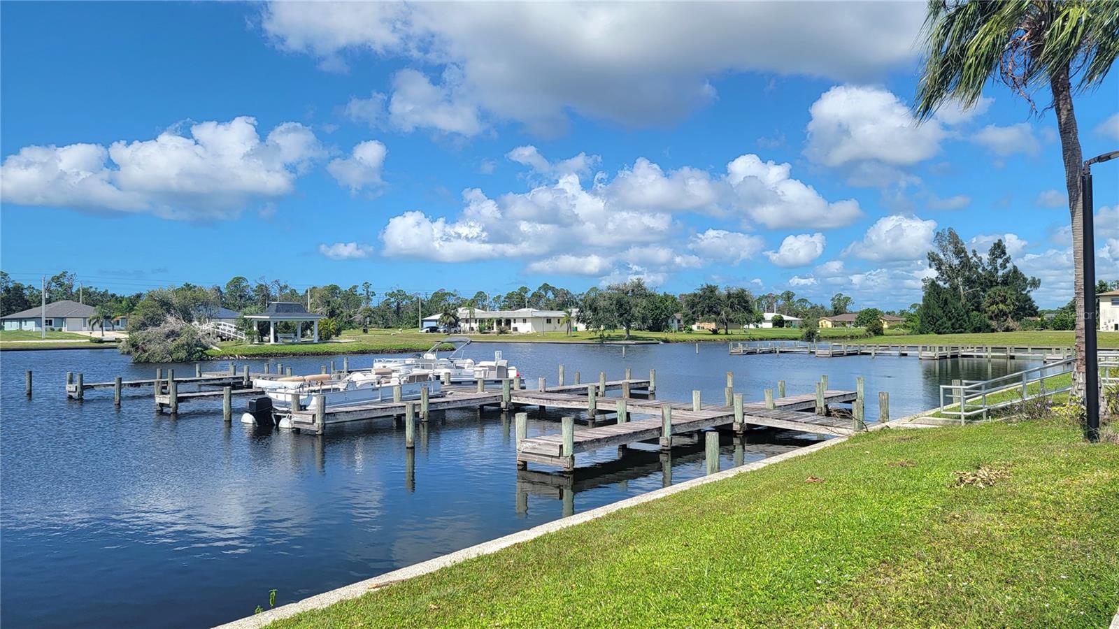 ROTONDA WEST PINE VALLEY - Residential