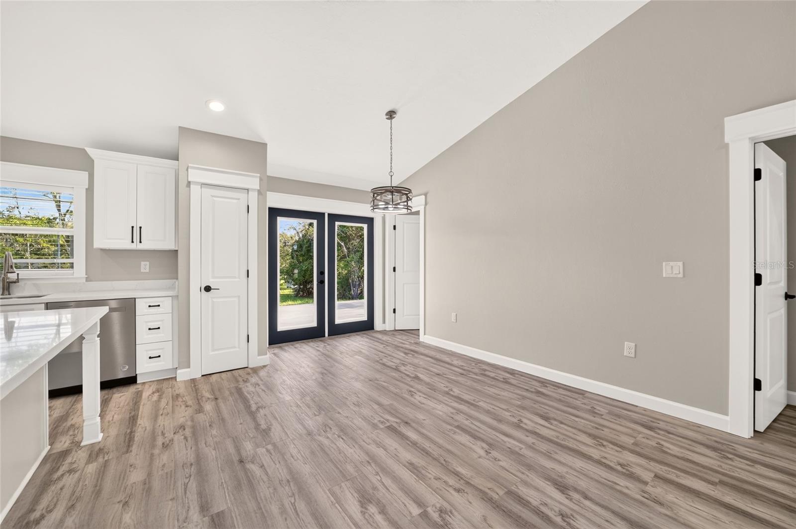 WILLISTON HEIGHTS - Residential