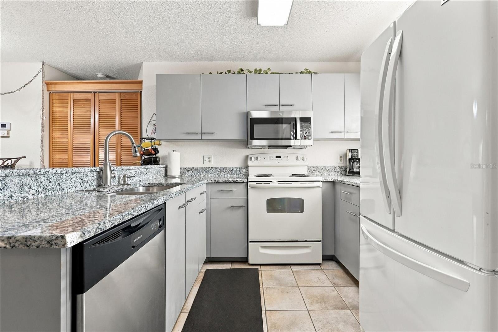 DEEP CREEK GARDENS PH 06 - Residential