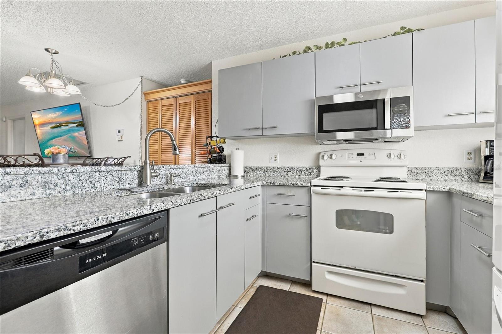DEEP CREEK GARDENS PH 06 - Residential