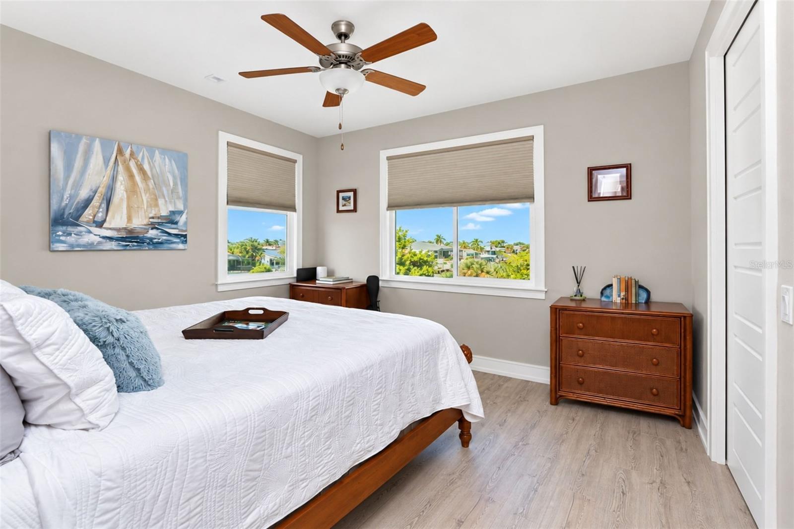 SEAMANS POINT - Residential
