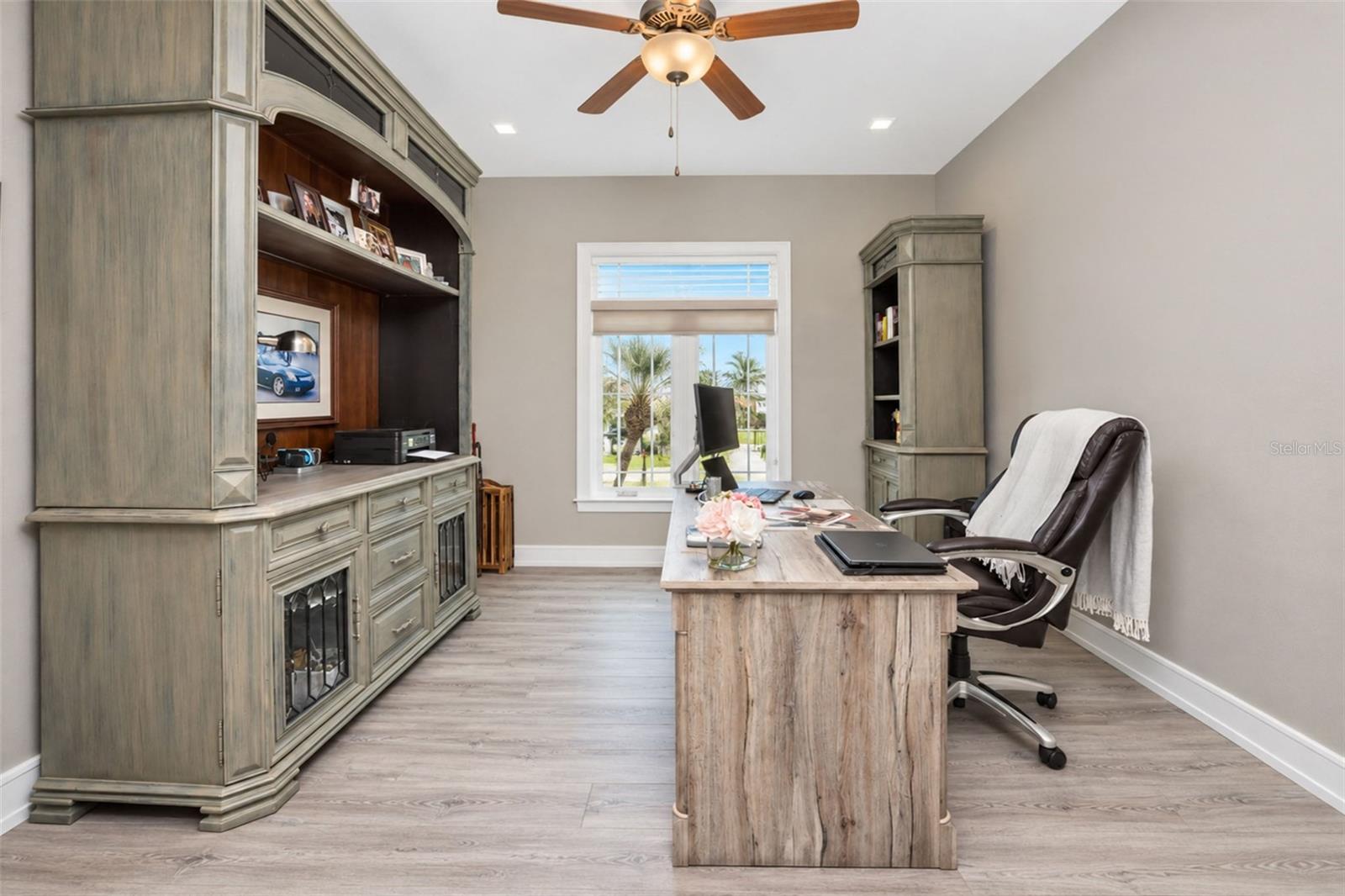 SEAMANS POINT - Residential