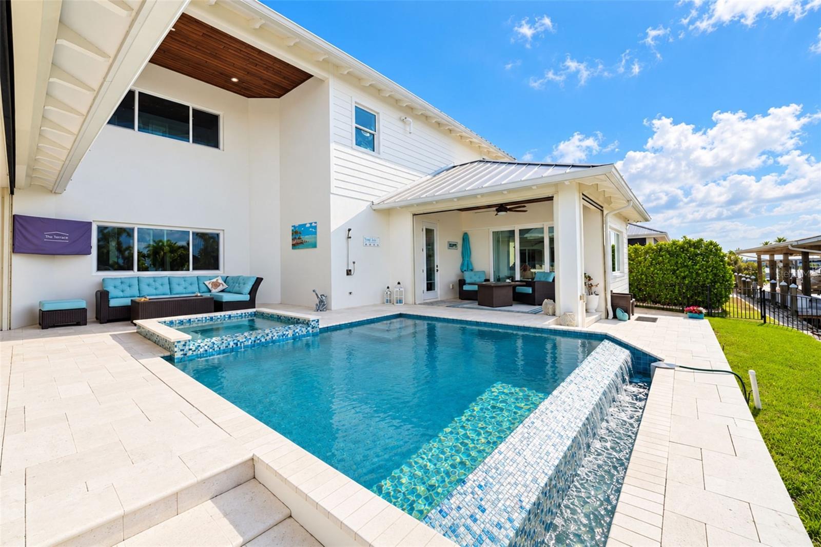 SEAMANS POINT - Residential