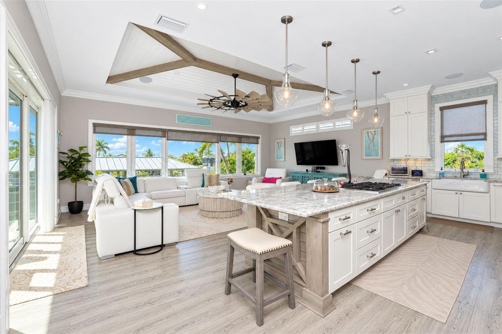 SEAMANS POINT - Residential