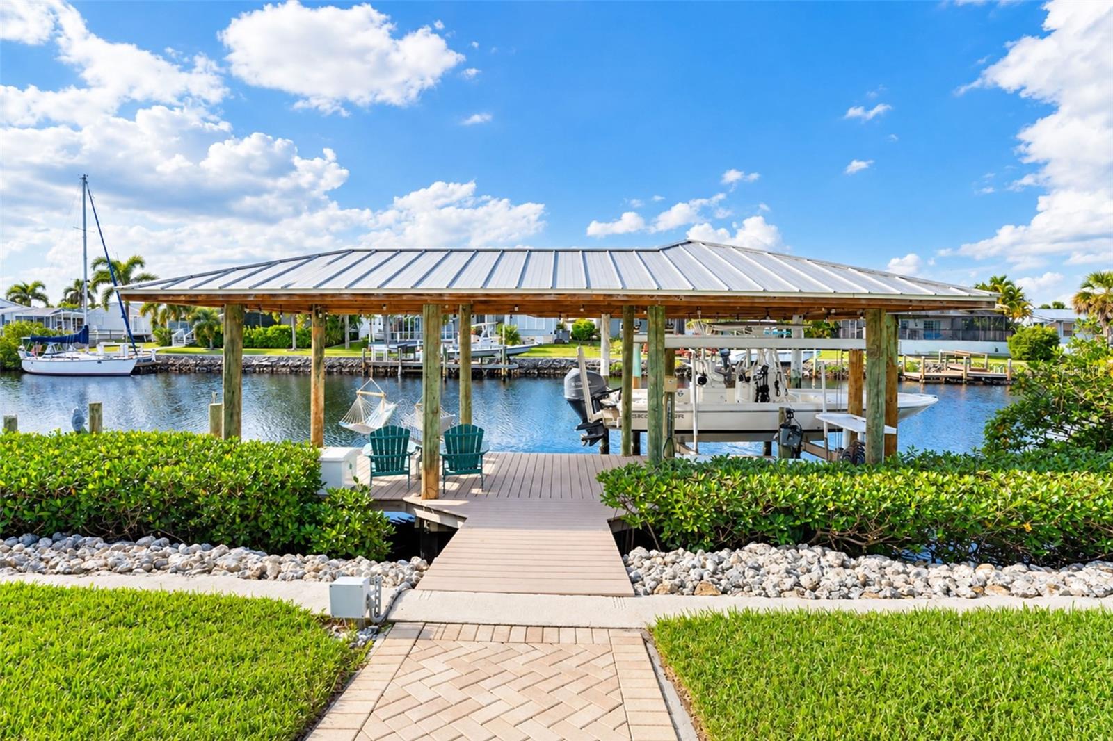SEAMANS POINT - Residential