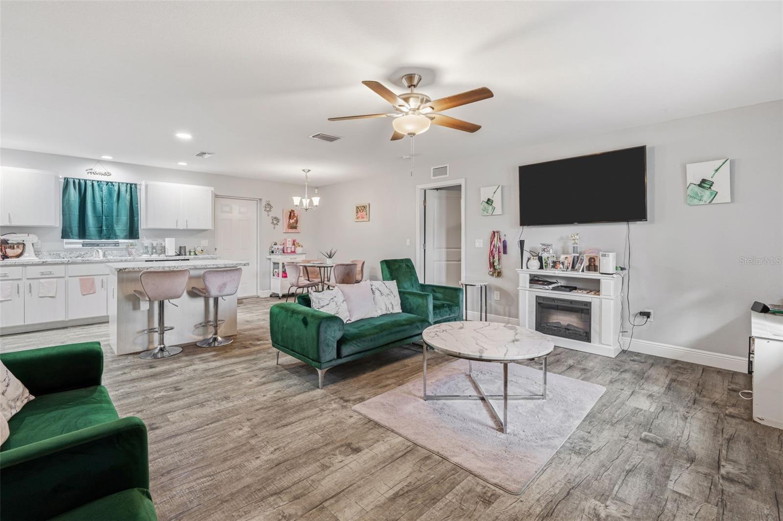 ROYAL HOWARD SUB - Residential