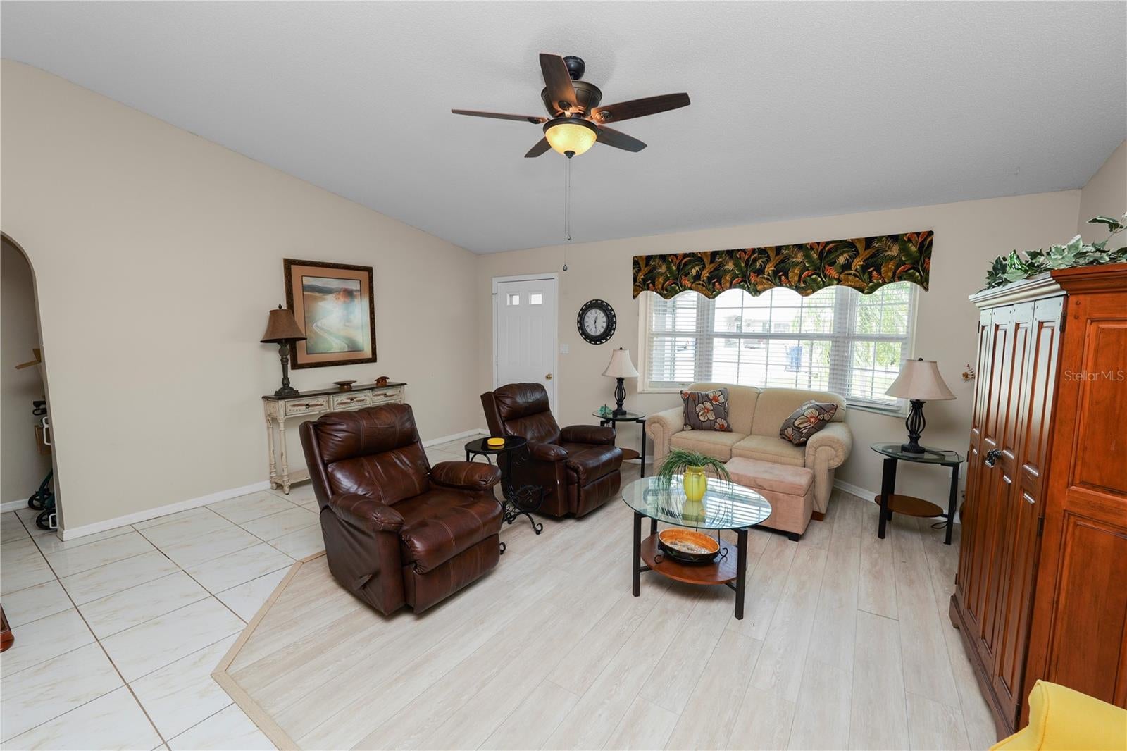 VANTAGE POINTE - Residential