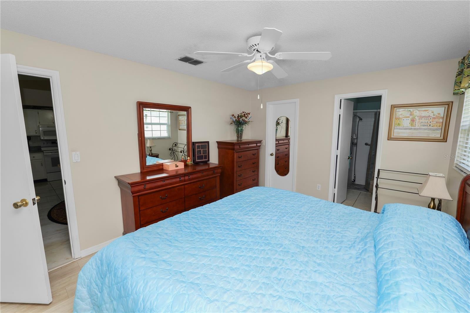 VANTAGE POINTE - Residential