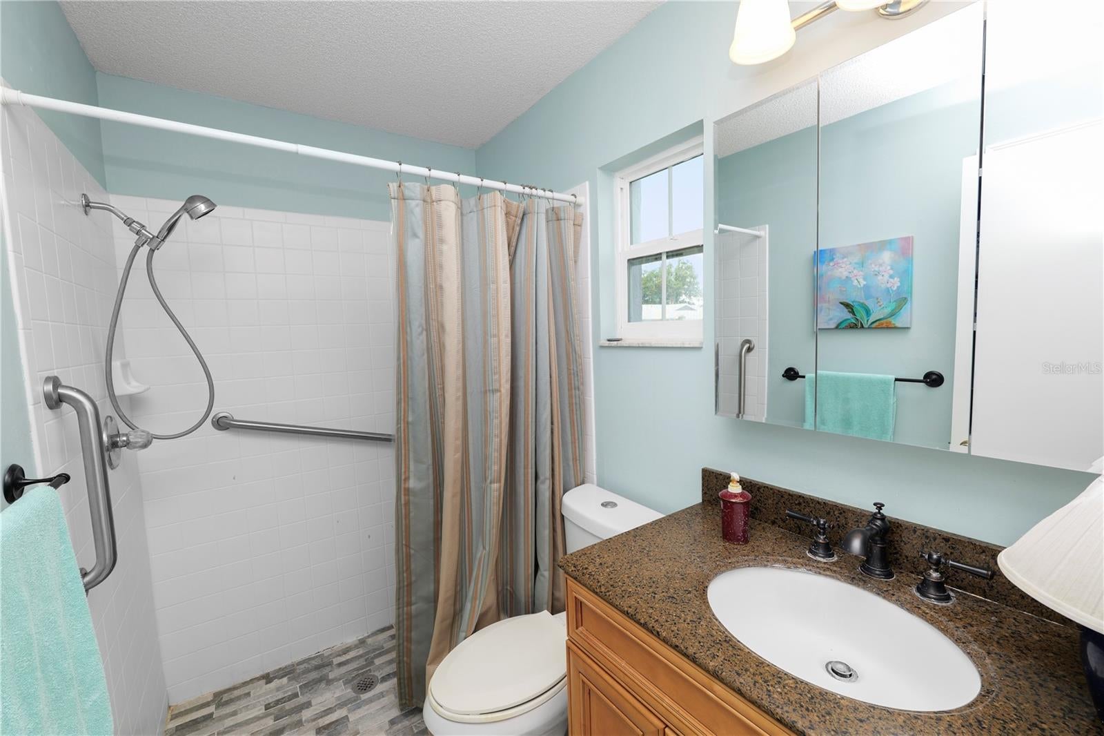 VANTAGE POINTE - Residential