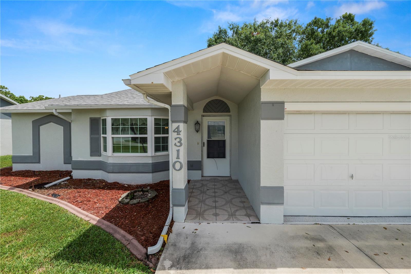 VANTAGE POINTE - Residential