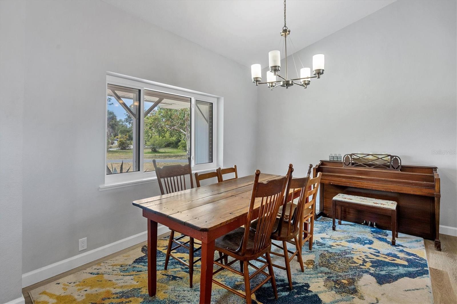 BAY VISTA ESTATES - Residential