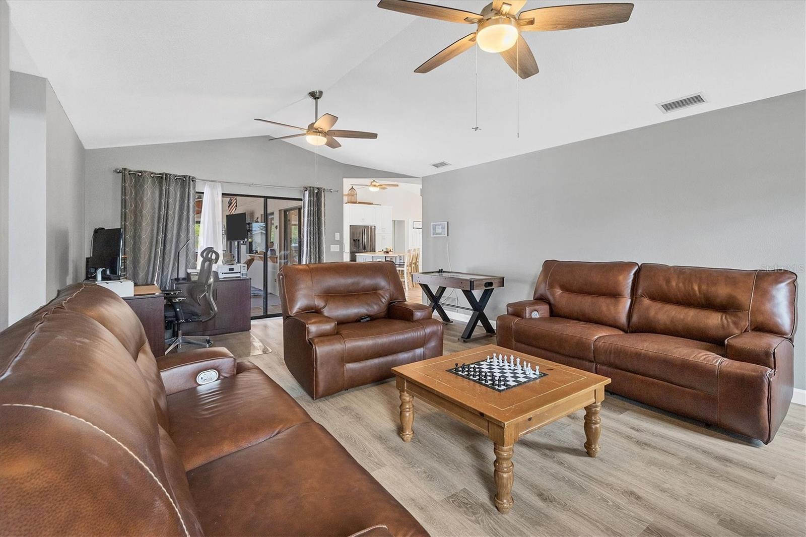 BAY VISTA ESTATES - Residential