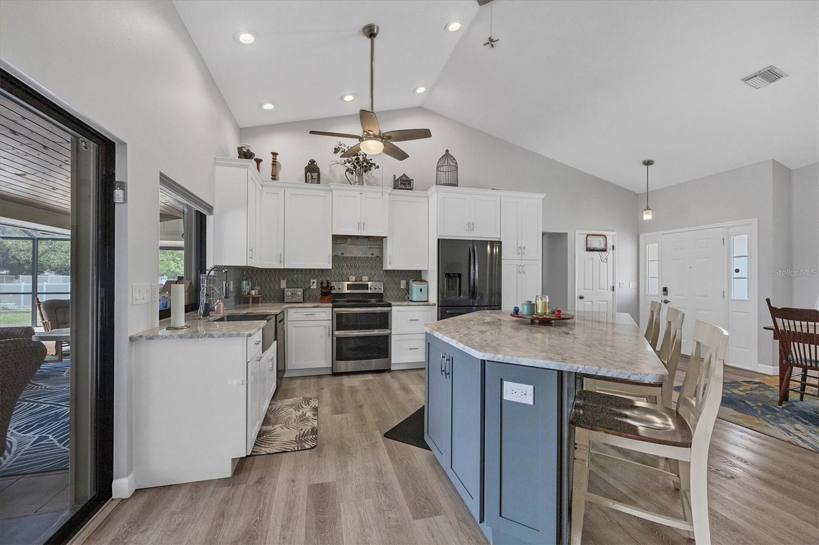 BAY VISTA ESTATES - Residential