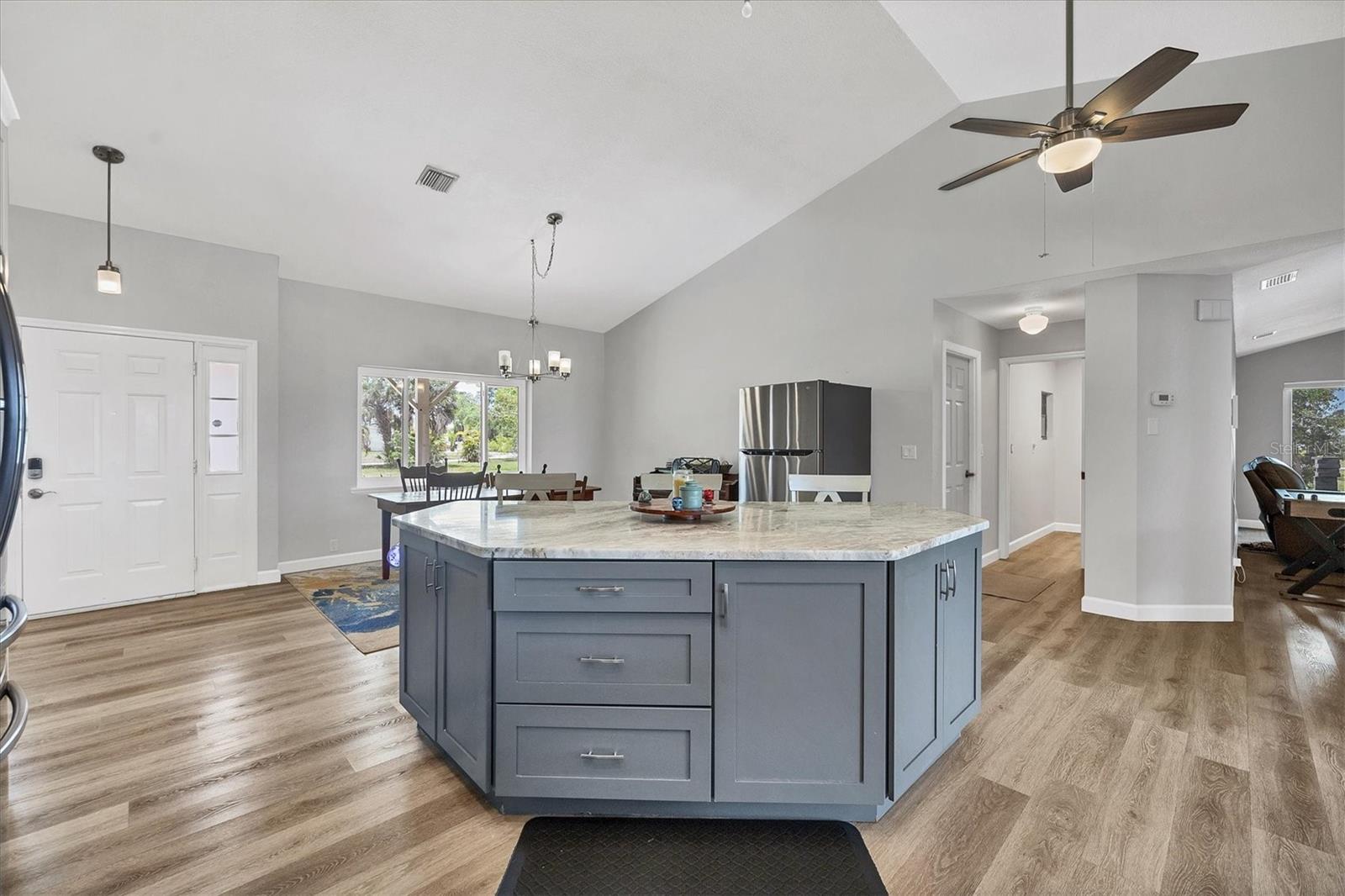 BAY VISTA ESTATES - Residential