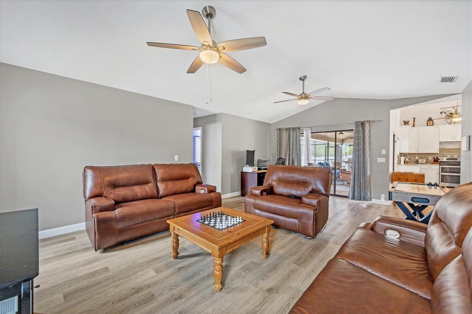 BAY VISTA ESTATES - Residential