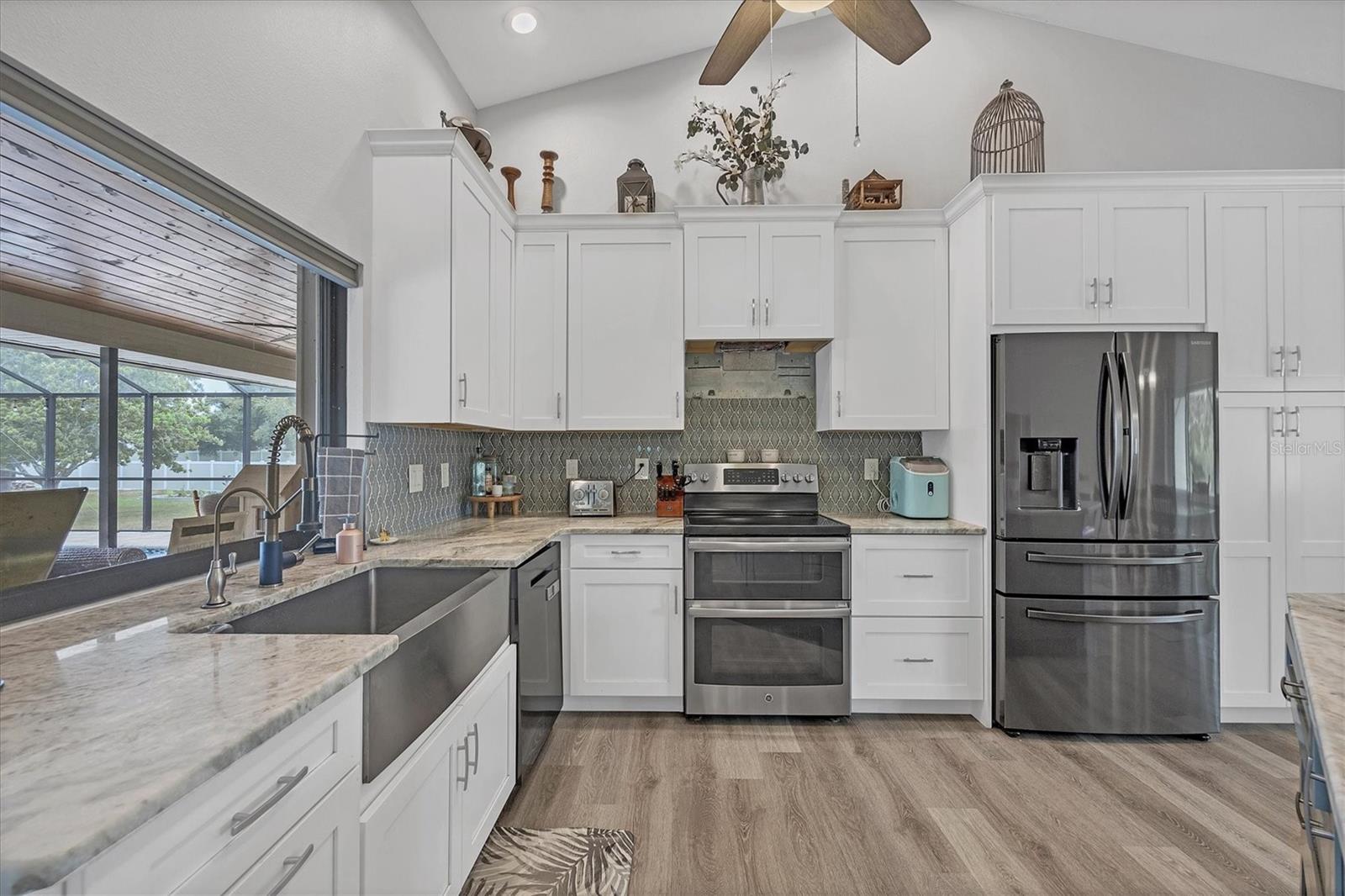 BAY VISTA ESTATES - Residential