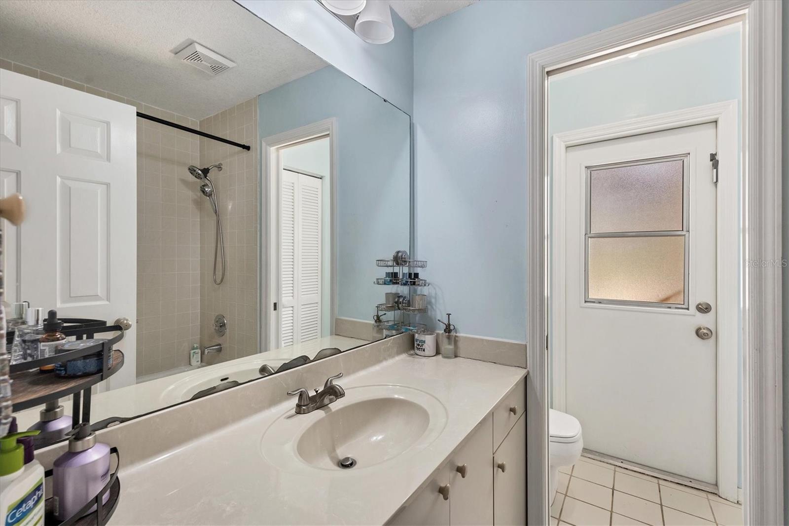 BAY VISTA ESTATES - Residential