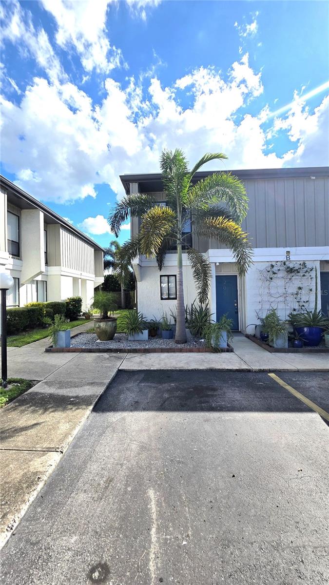 Available Now and Ready for Immediate Move-In!
Ideally located in the heart of Sarasota, this beautifully renovated end-unit townhouse offers the perfect combination of comfort, style, and convenience. Featuring 2 bedrooms, 1.5 bathrooms, and an inviting open-concept layout, this home has everything you've been searching for.
The light-filled floor plan boasts a spacious living room, dining area, and updated kitchen, creating the perfect space for everyday living and entertaining guests. Residents of Beneva Ridge enjoy exceptional community amenities, including a heated swimming pool, tennis courts, and a clubhouse.
Conveniently situated near I-75, top-rated restaurants, shopping at UTC Mall, St. Armands Circle, and Downtown Sarasota, this home is also just 15 minutes from Siesta Key Beach, consistently ranked among the best beaches in the United States.

Don't miss this incredible opportunity. Schedule your private showing today!