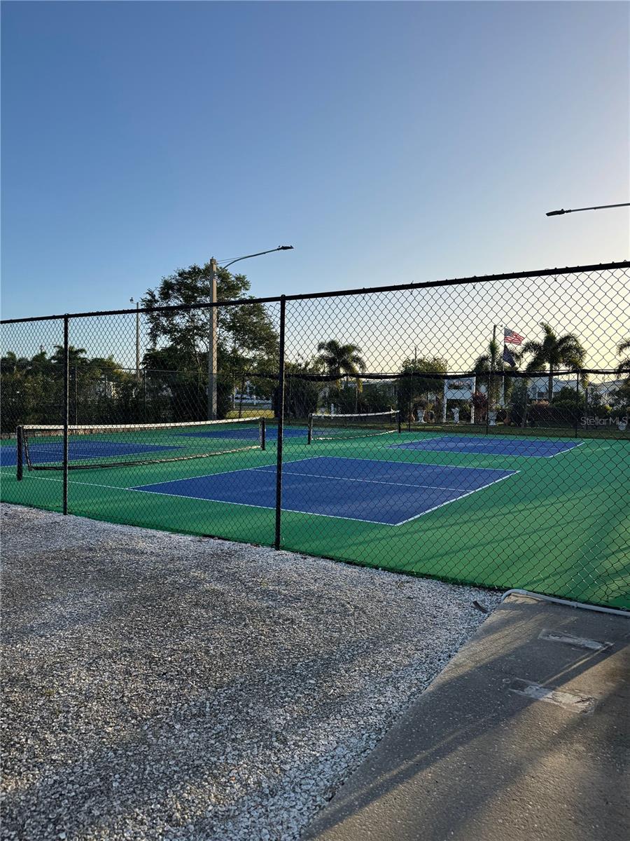 TRI-PAR ESTATES - Residential