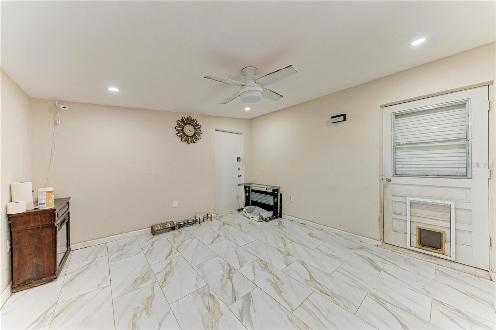 COLONIAL TERRACE - Residential