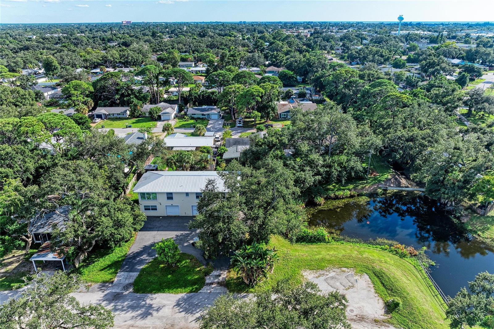 COLONIAL TERRACE - Residential
