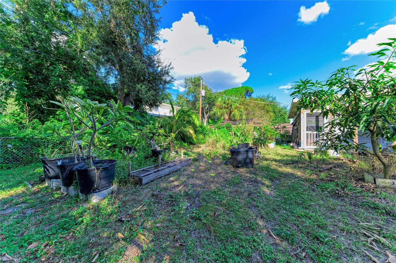COLONIAL TERRACE - Residential