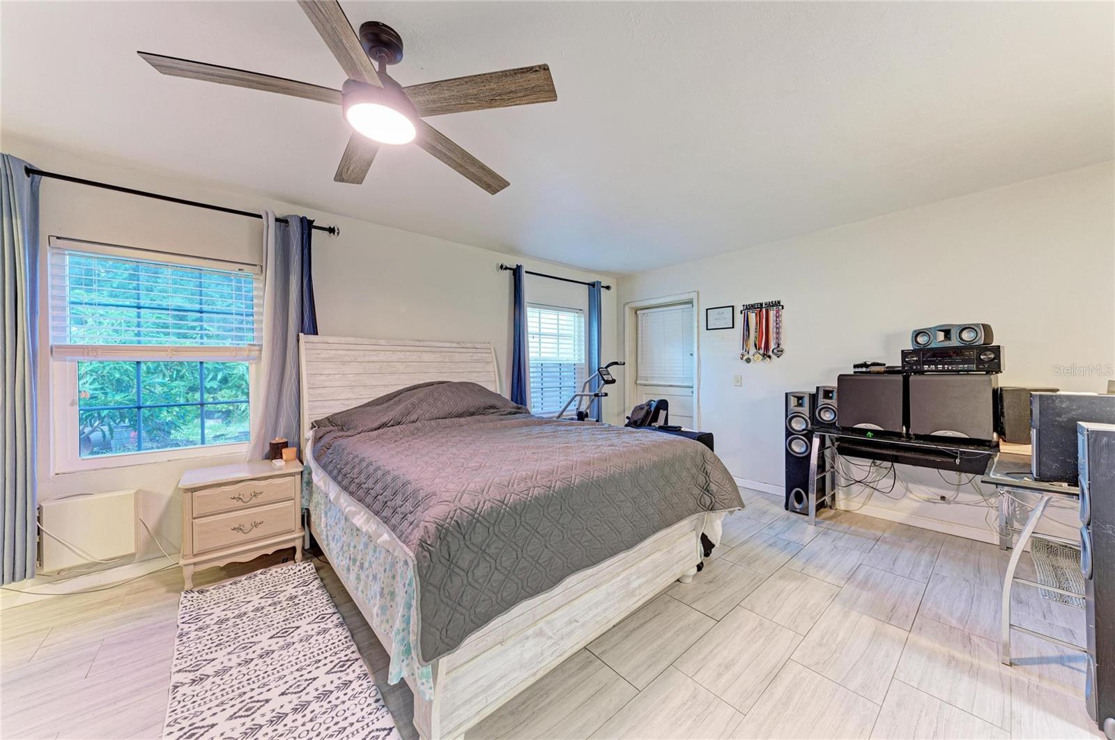 COLONIAL TERRACE - Residential