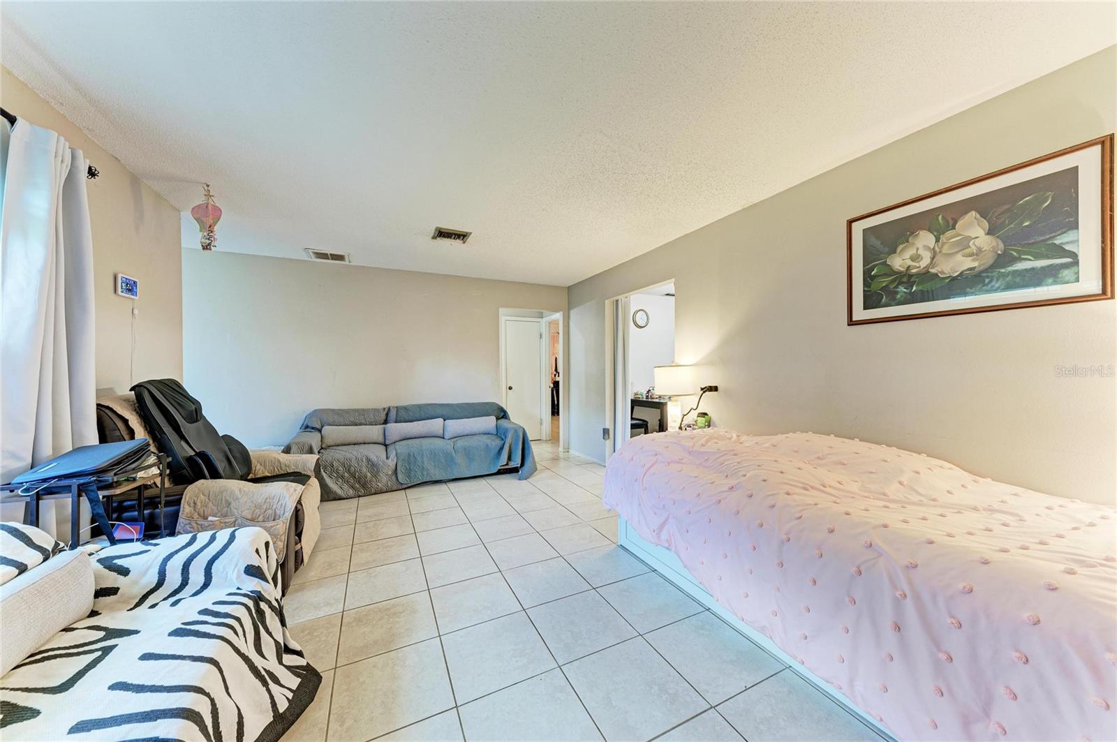 COLONIAL TERRACE - Residential