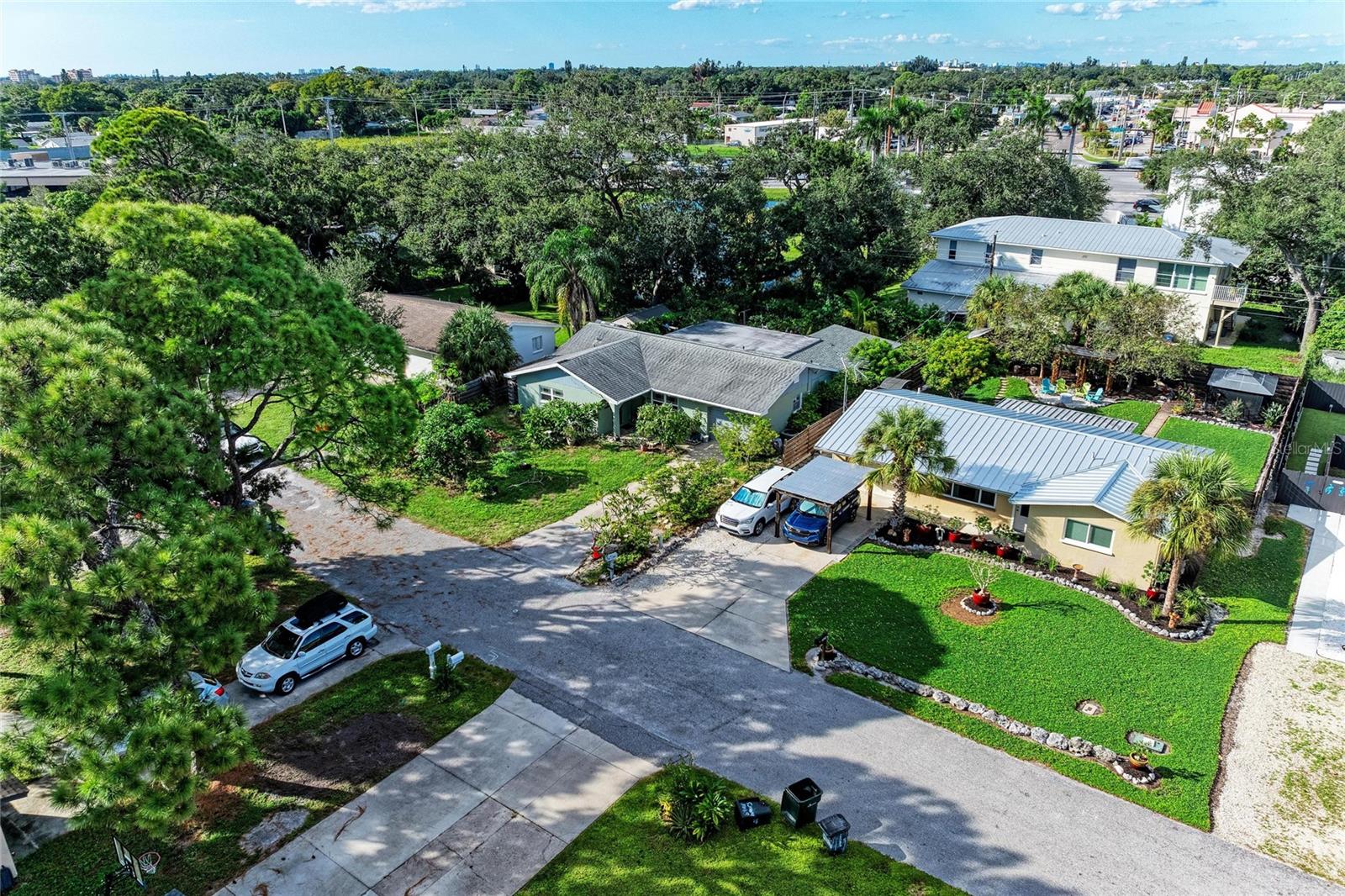 COLONIAL TERRACE - Residential
