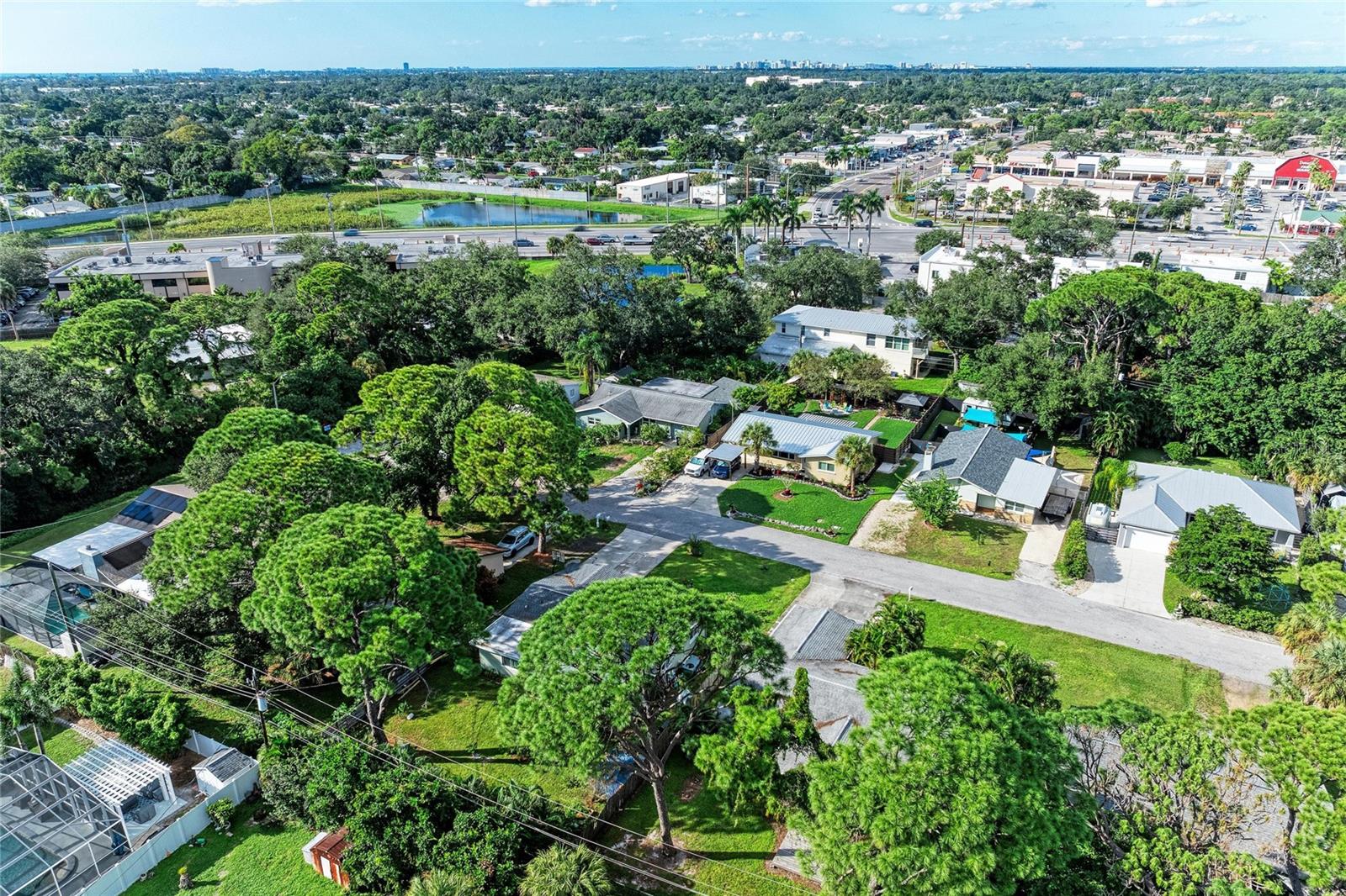 COLONIAL TERRACE - Residential
