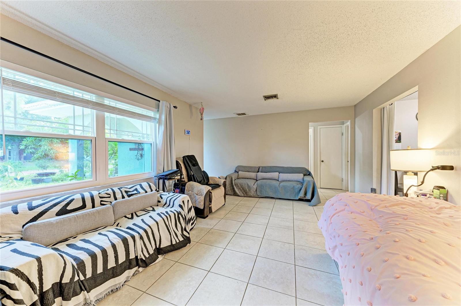 COLONIAL TERRACE - Residential