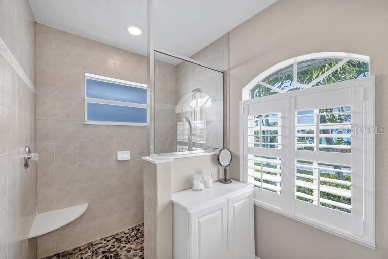GROVE CITY SHORES - Residential